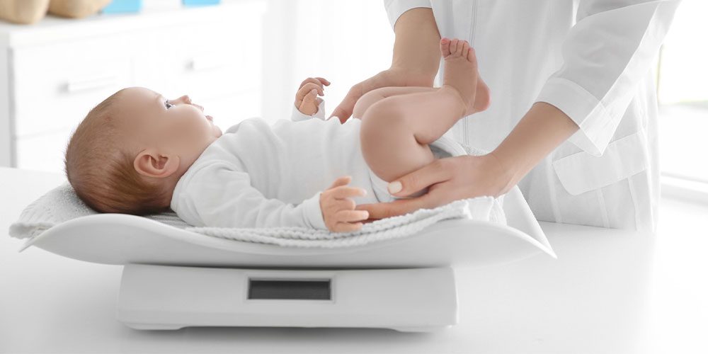 اندازه گیری وزن نوزاد در منزل چگونه است؟